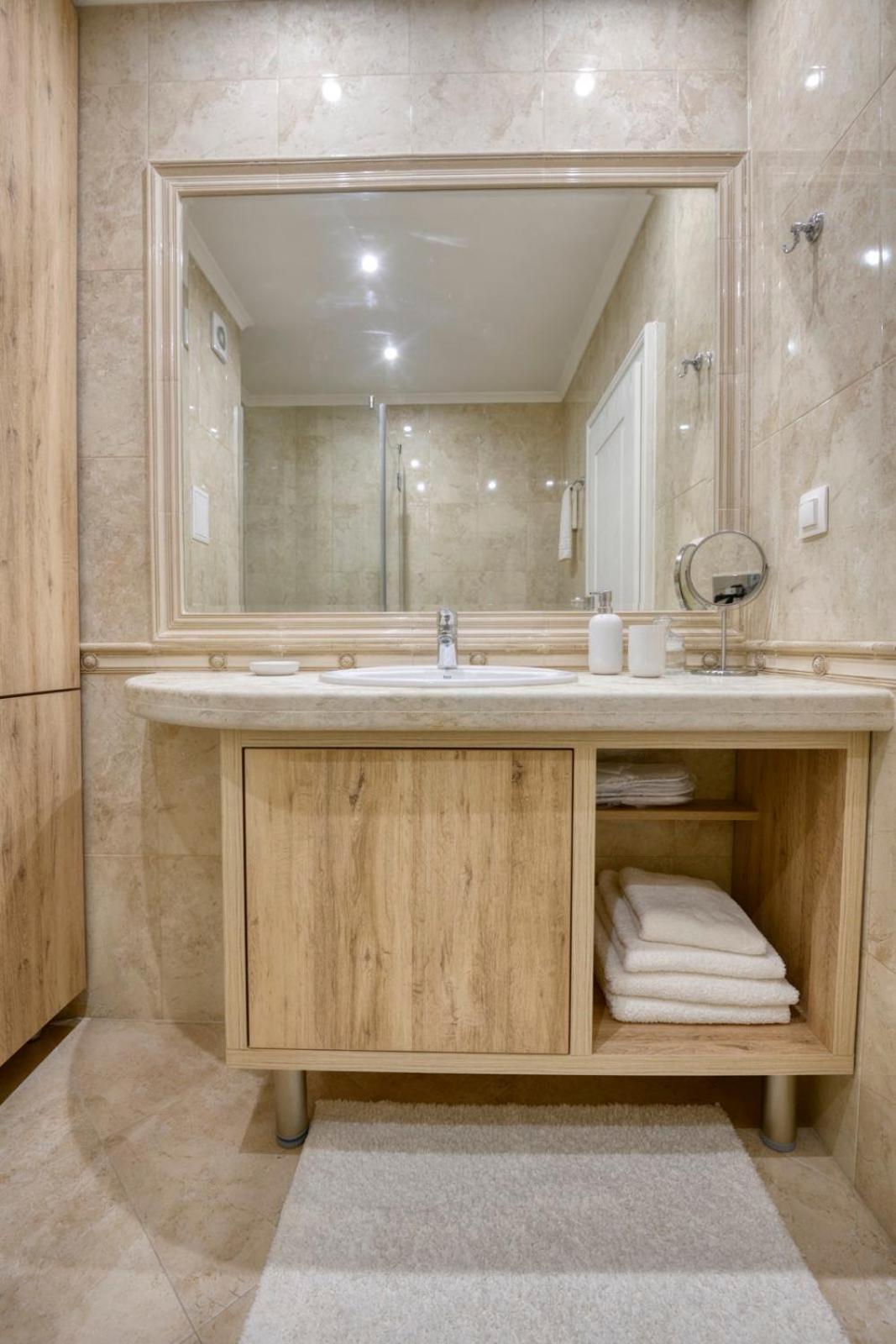 Apartment Grand Karavel Centre Varna Dış mekan fotoğraf